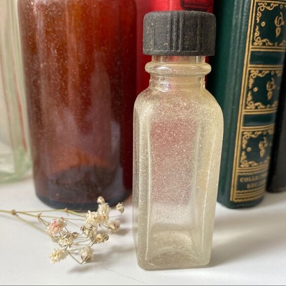 🎀 VINTAGE 🎀 1940s Set of Three Vintage Bottles Found in the Sea - Picture 4 of 11